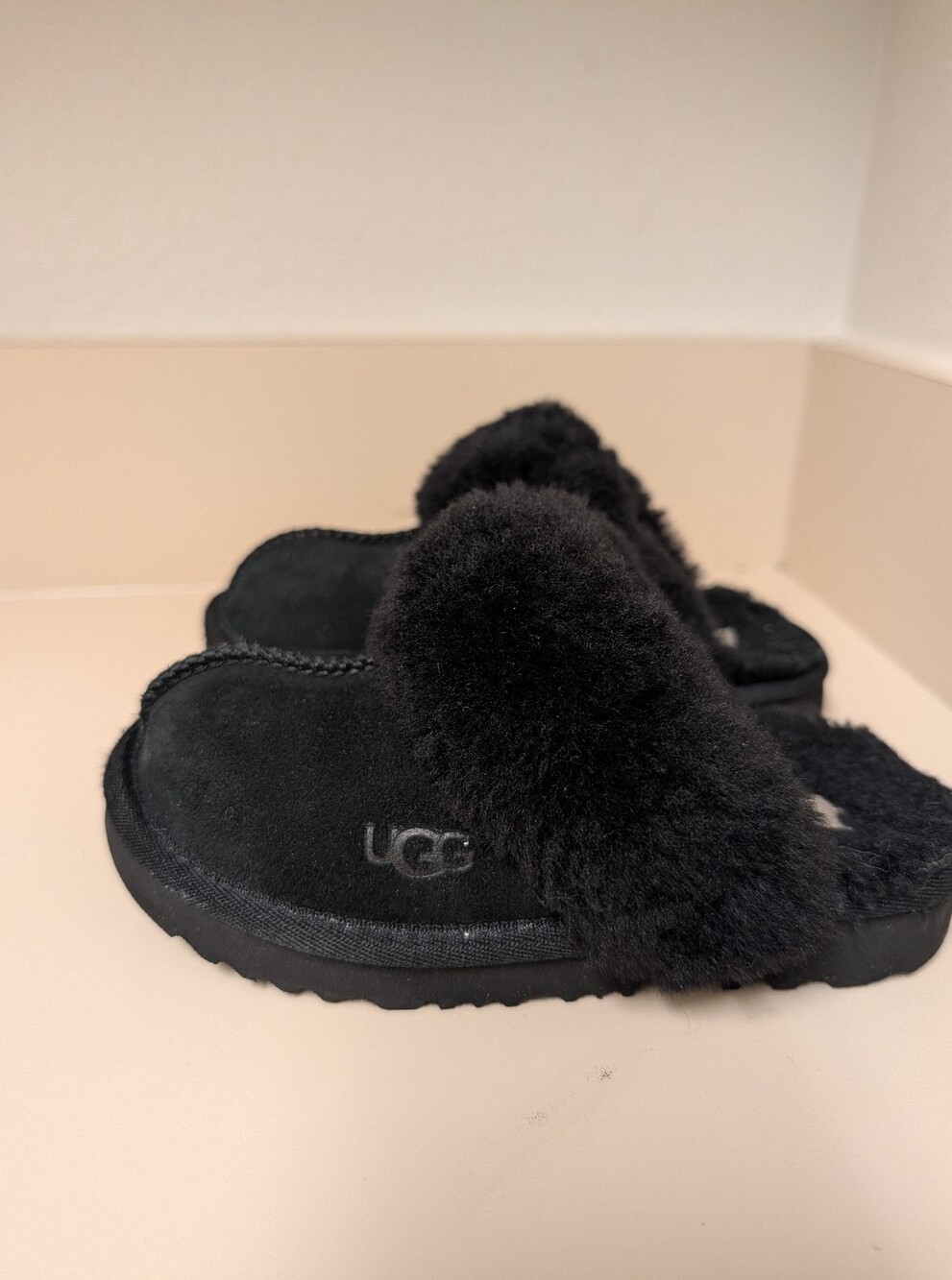 UGG Disquette Girls Black Suade Sherpa Mules Size 10